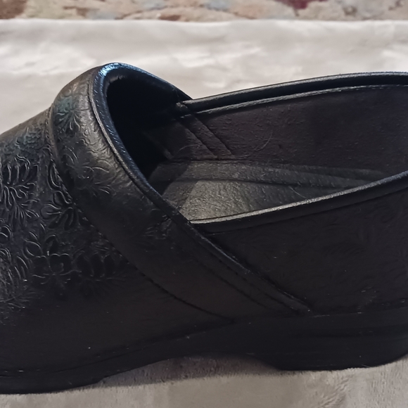 Dansko size 41 clogs - Picture 6 of 9